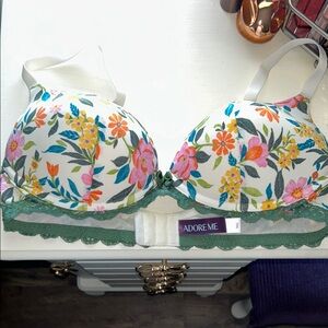 Adore Me White Floral Underwire Bra with Green Lace Trim